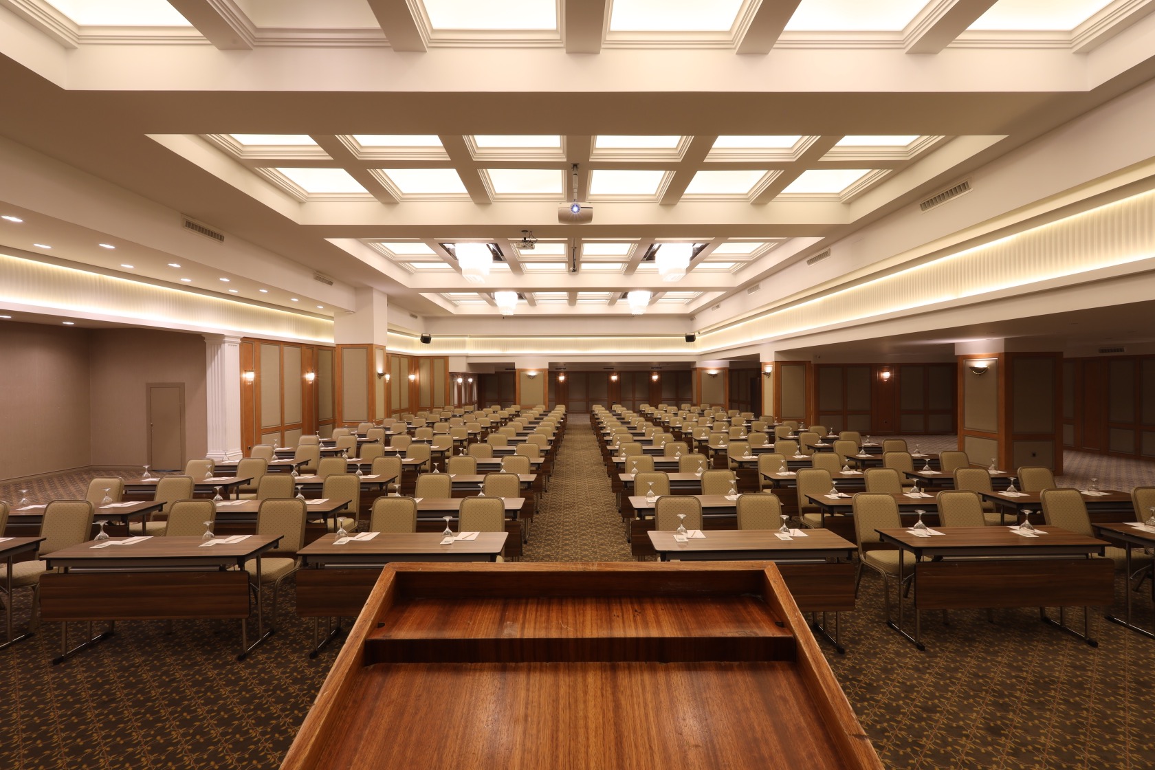 Euphrates Ballroom - Gallery Image