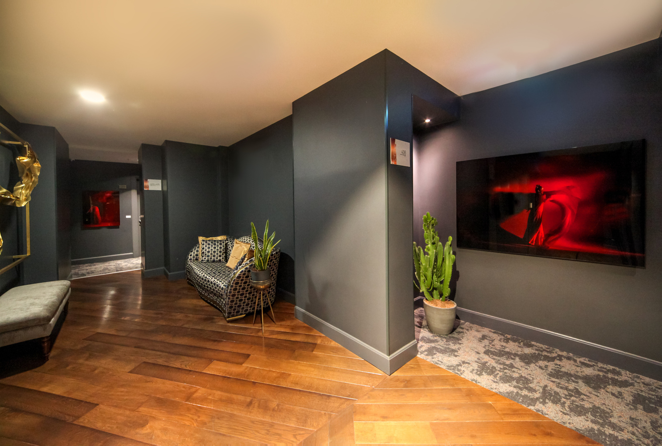 Urban & Oasis Meeting Room - Gallery Image