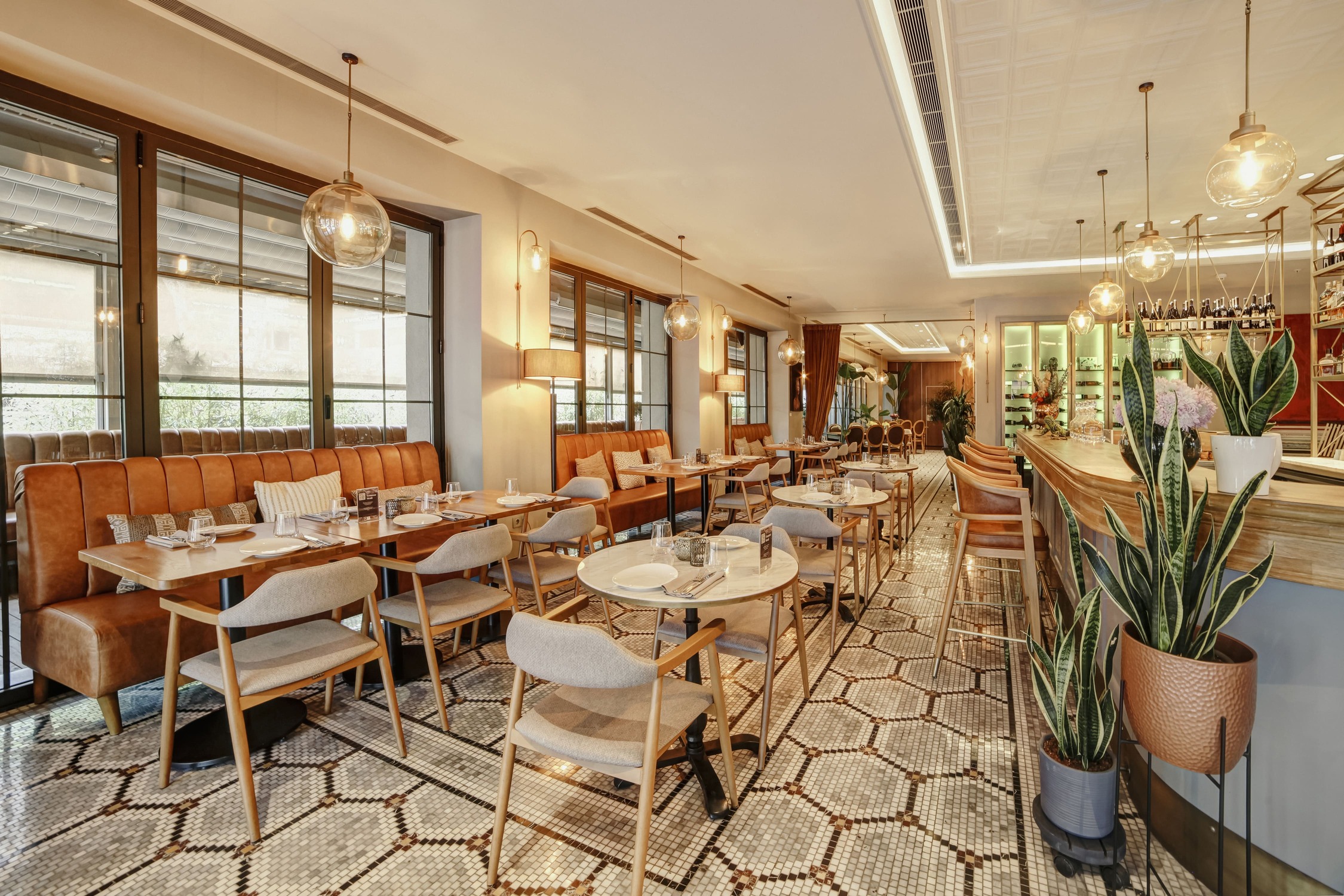 Urban Meeting Room - Gallery Image