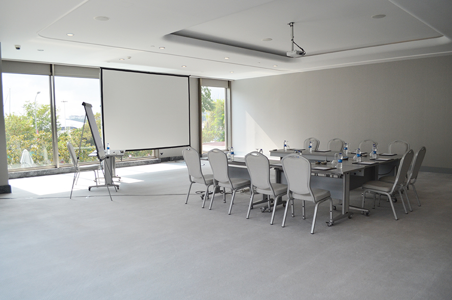 Europe 1 Hall - Gallery Image