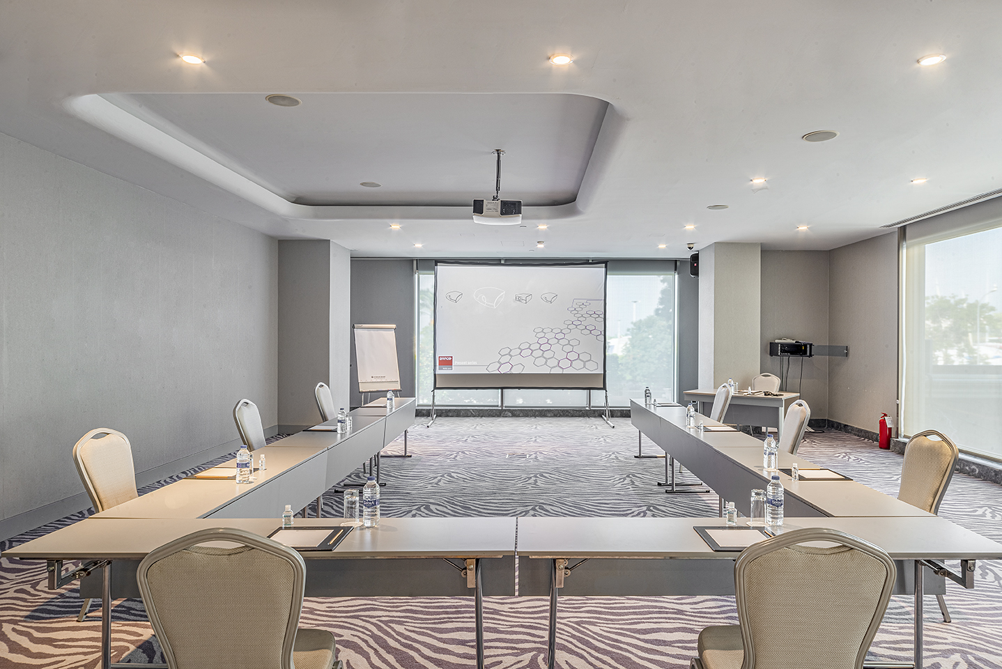 Europe 2 Hall - Gallery Image