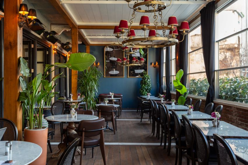 Stella Barnathan Meeting room - Gallery Image