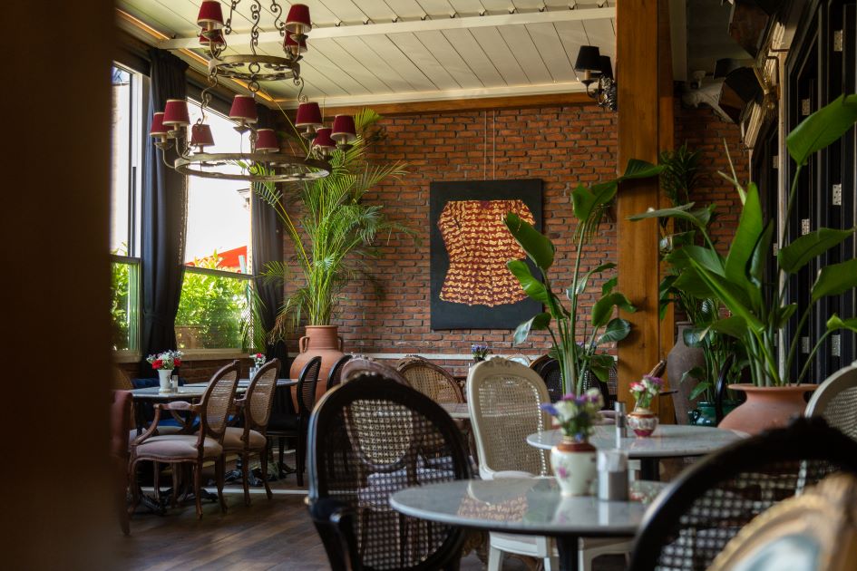 Samuel Barnathan Meeting room - Gallery Image