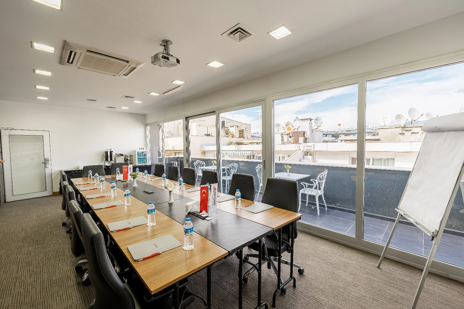 HR Hall - Room Image