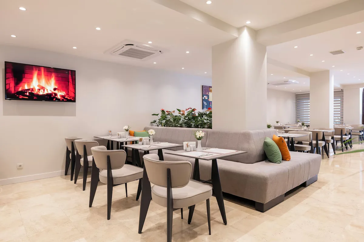 Snow Hall - Gallery Image