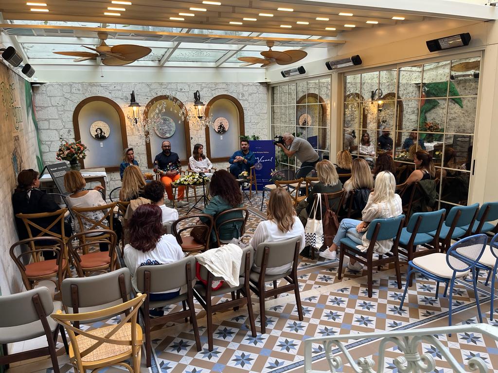 Courtyard - Gallery Image