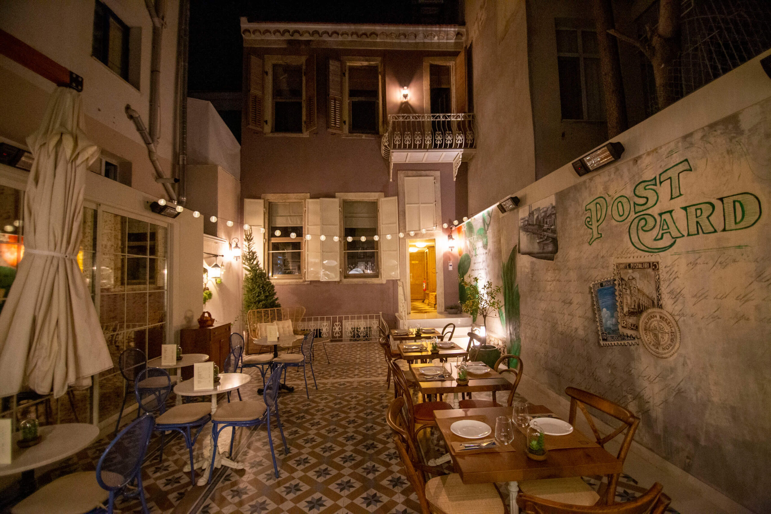 Courtyard - Gallery Image