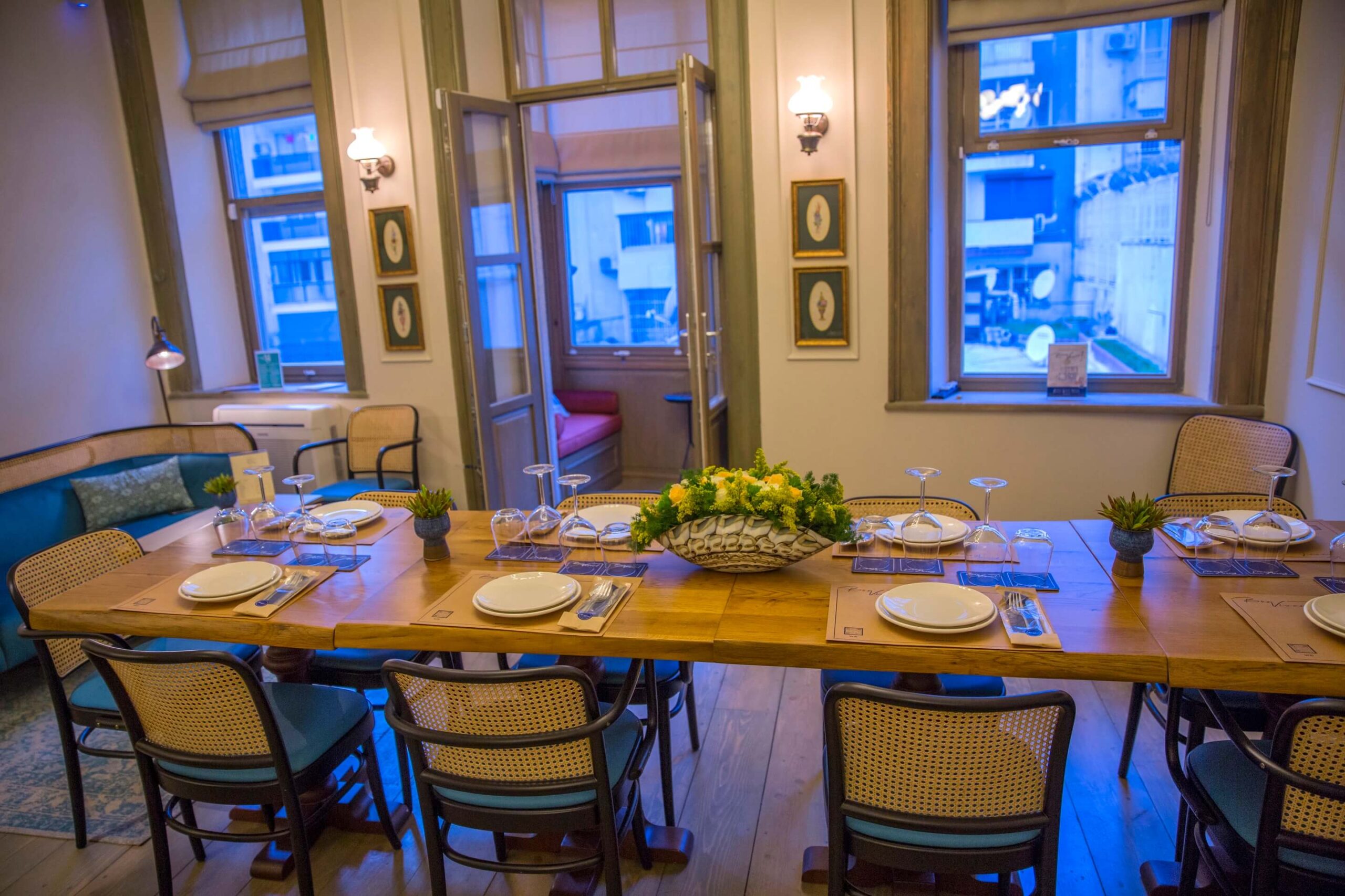 Bay Room - Gallery Image