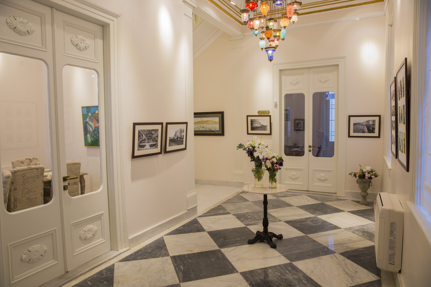 Seminar and Cocktail Area - Gallery Image