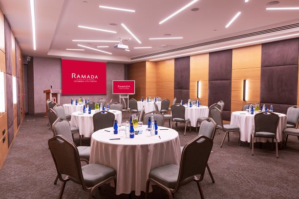 Club E - Gallery Image