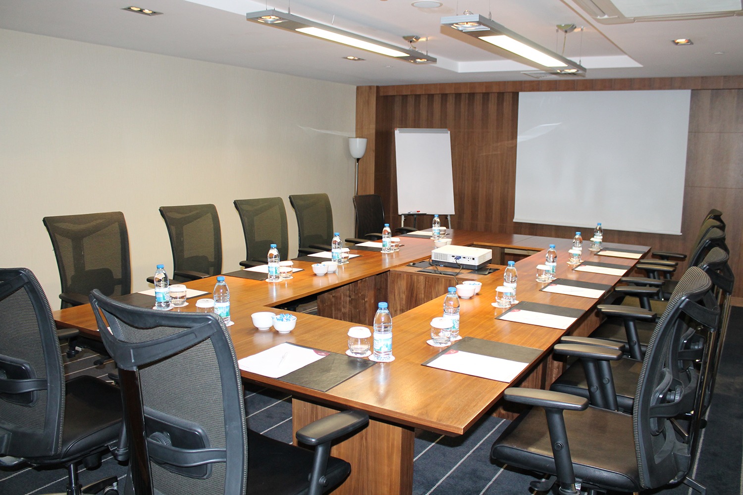 Kucukyali Meeting Room - Room Image