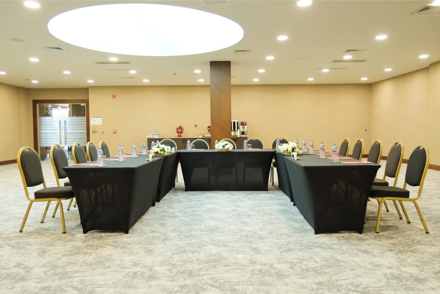 Cedar Meeting Room - Gallery Image