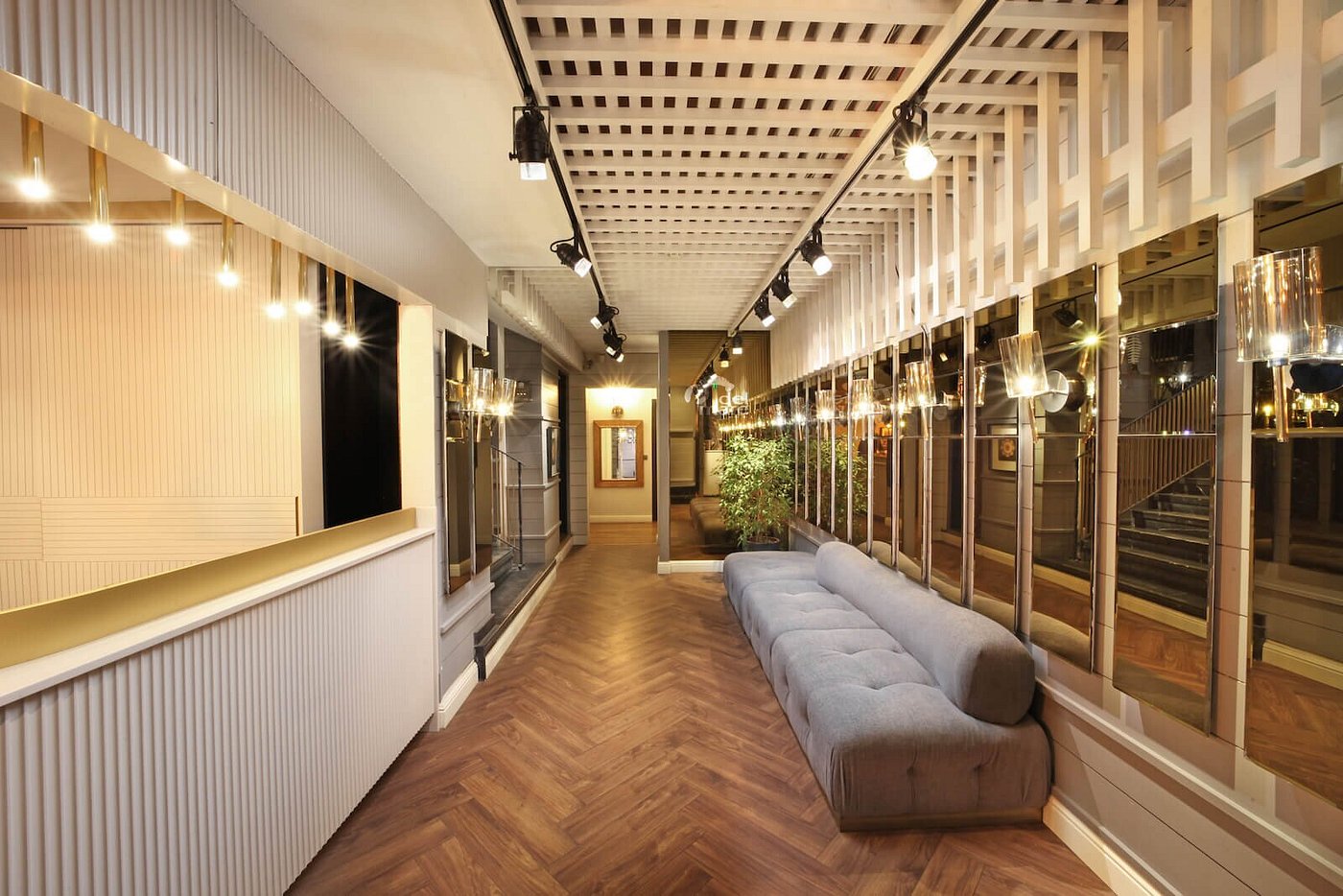 Cumba Salon - Gallery Image