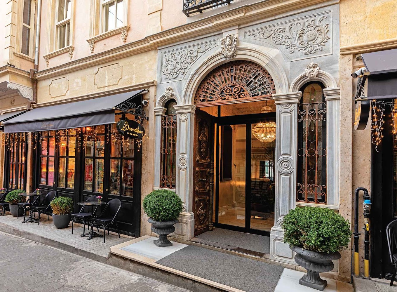 Stella Barnathan Meeting room - Gallery Image