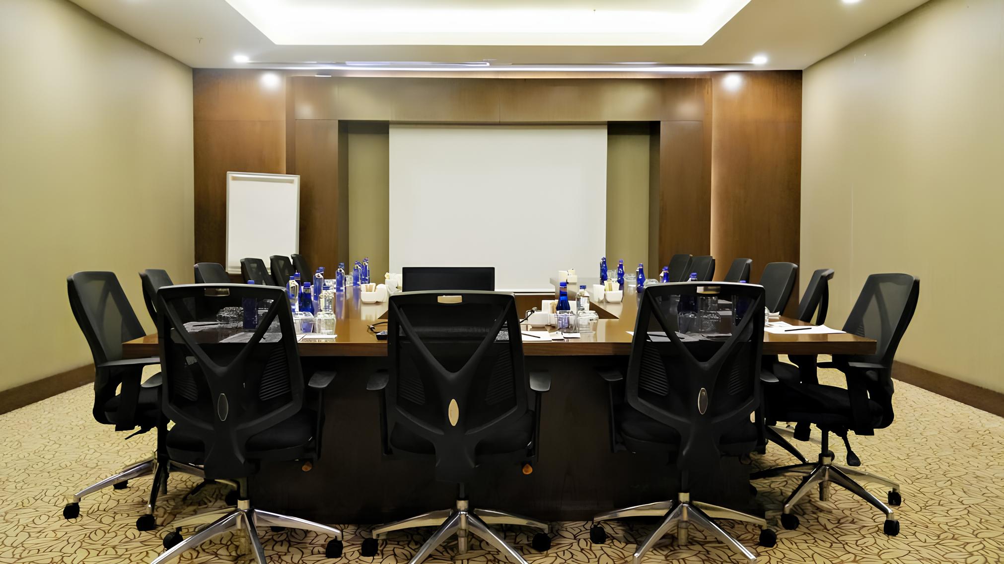 Spruce Meeting Room - Room Image