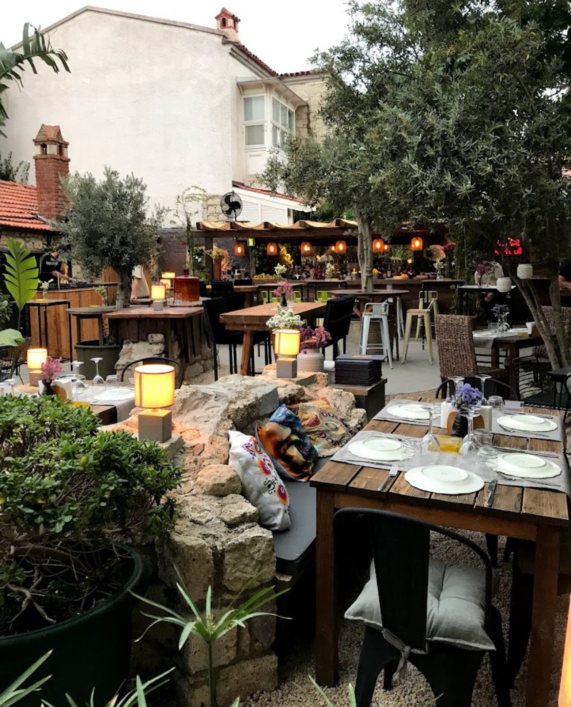 Dokuzbuçuk Alaçatı