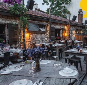 Dokuzbuçuk Alaçatı