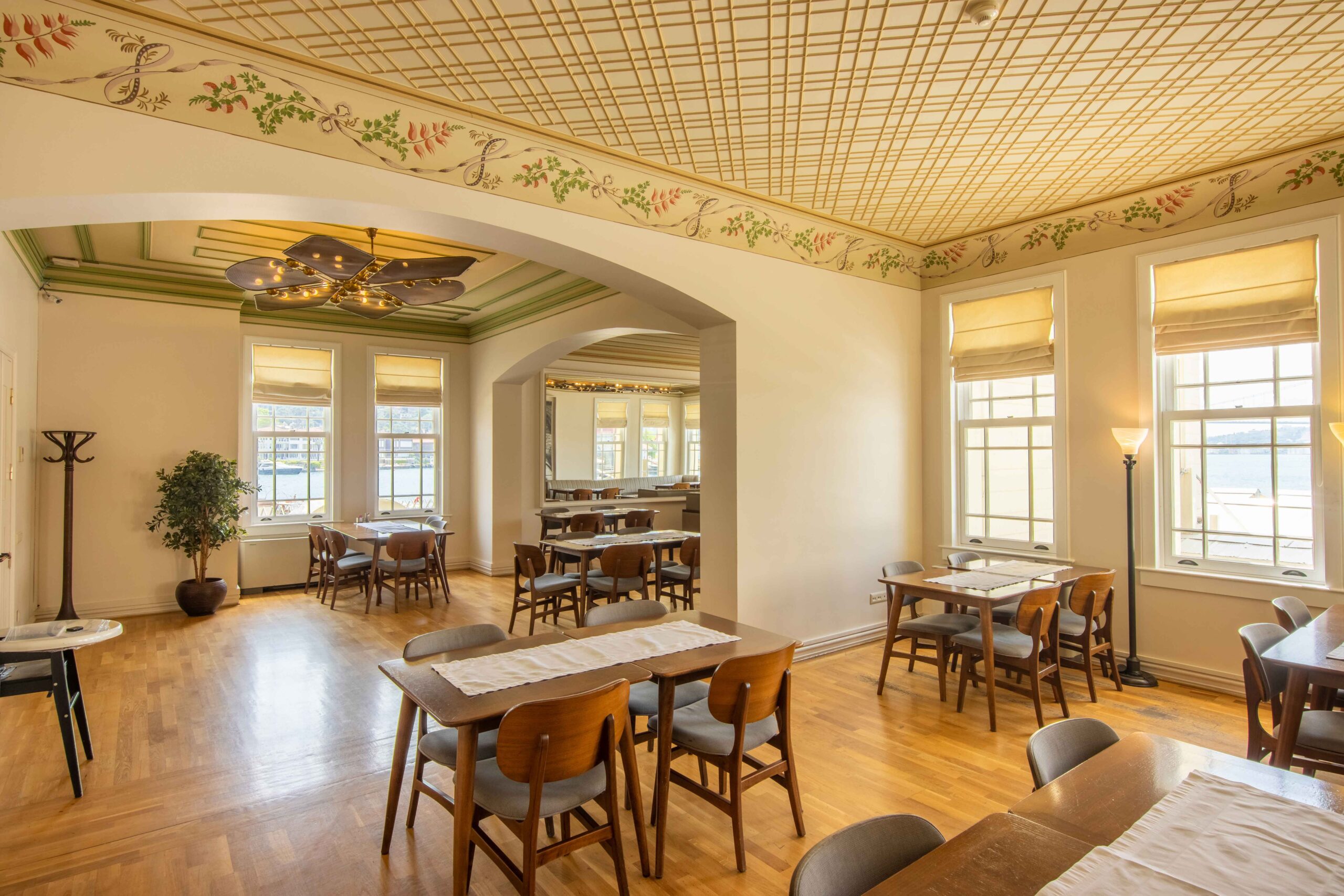 Emine Sultan Toplantı Odası - Oda Görseli