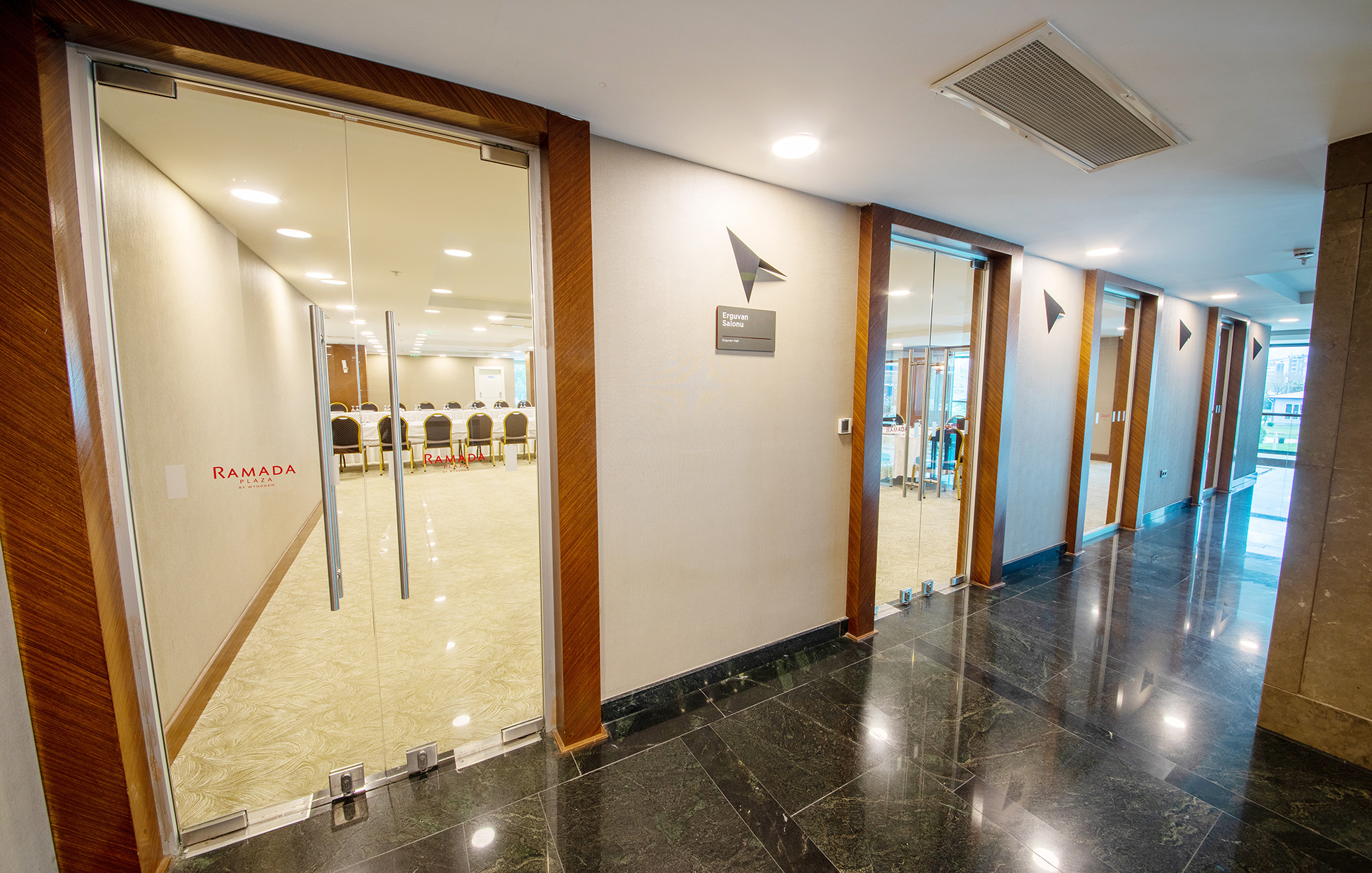 Erguvan Toplantı Odası - Galeri Görseli