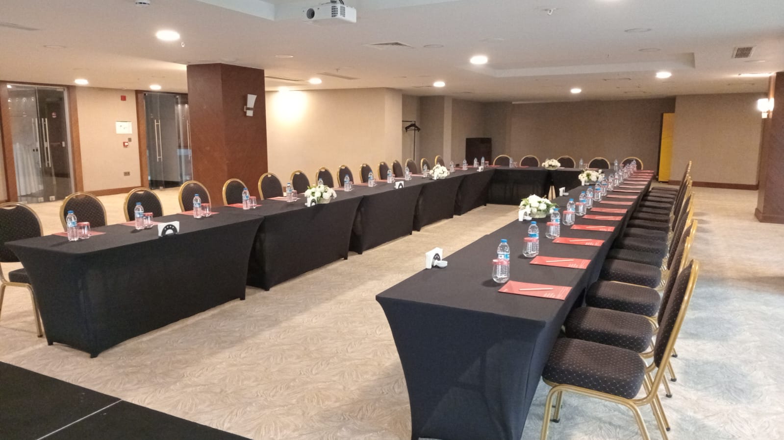 Erguvan Toplantı Odası - Galeri Görseli