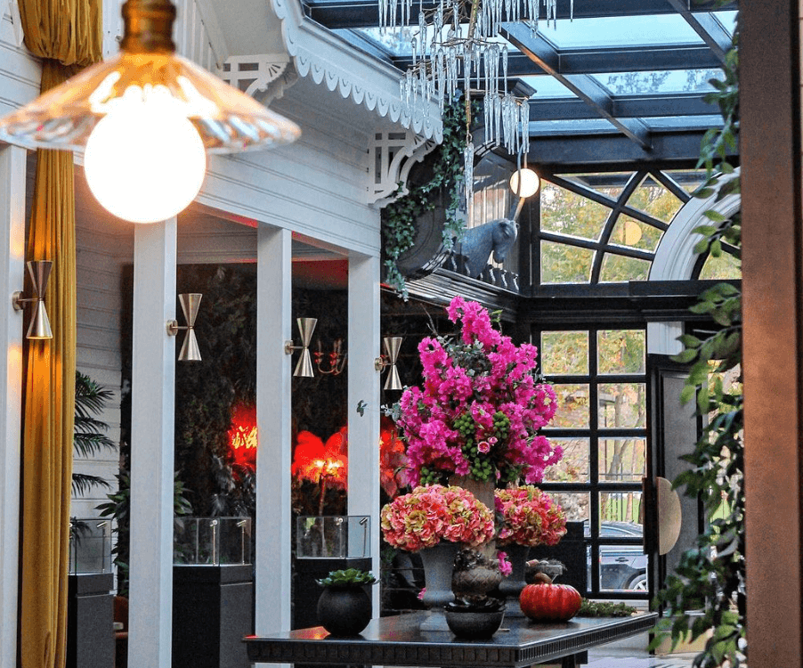 VIP Room - Gallery Image