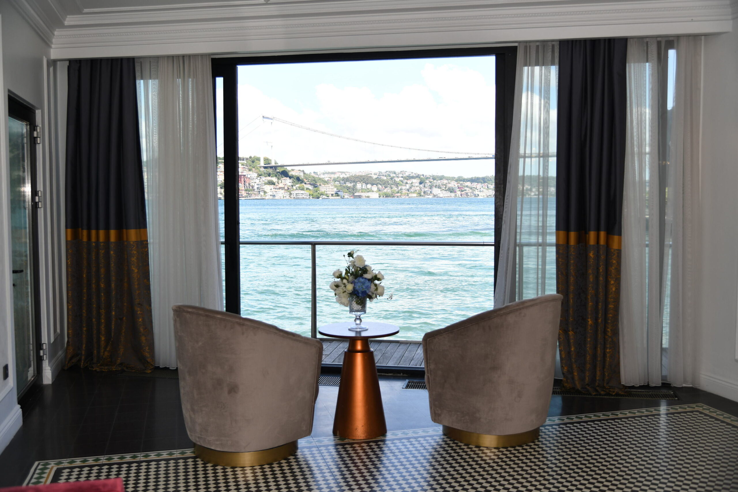 VIP Room - Gallery Image