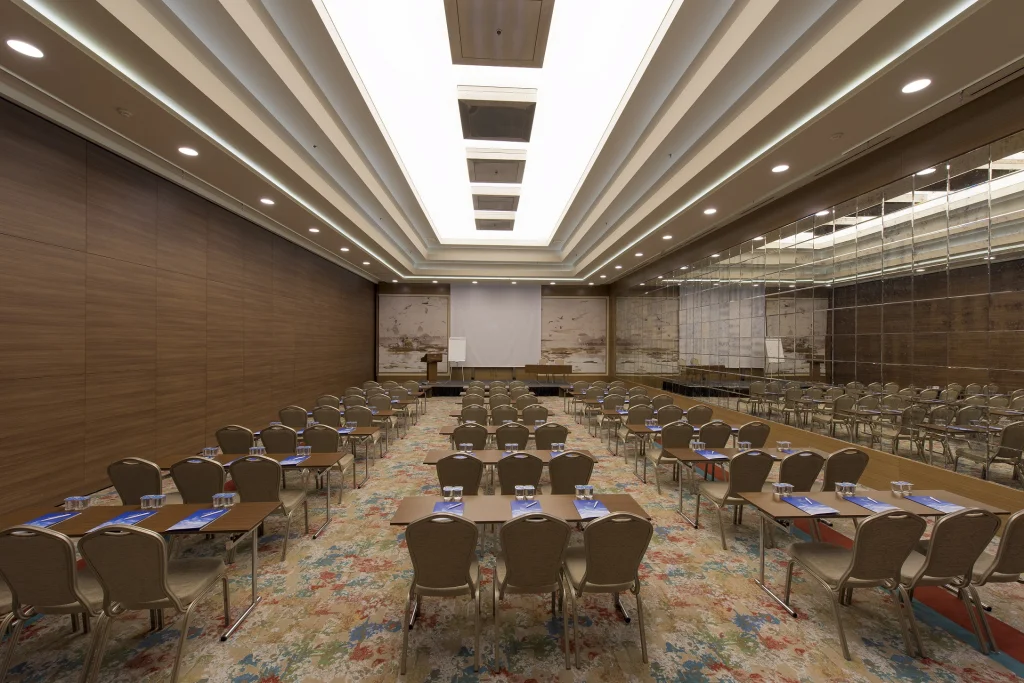 Maiden's Tower Meeting Room V - Room Image