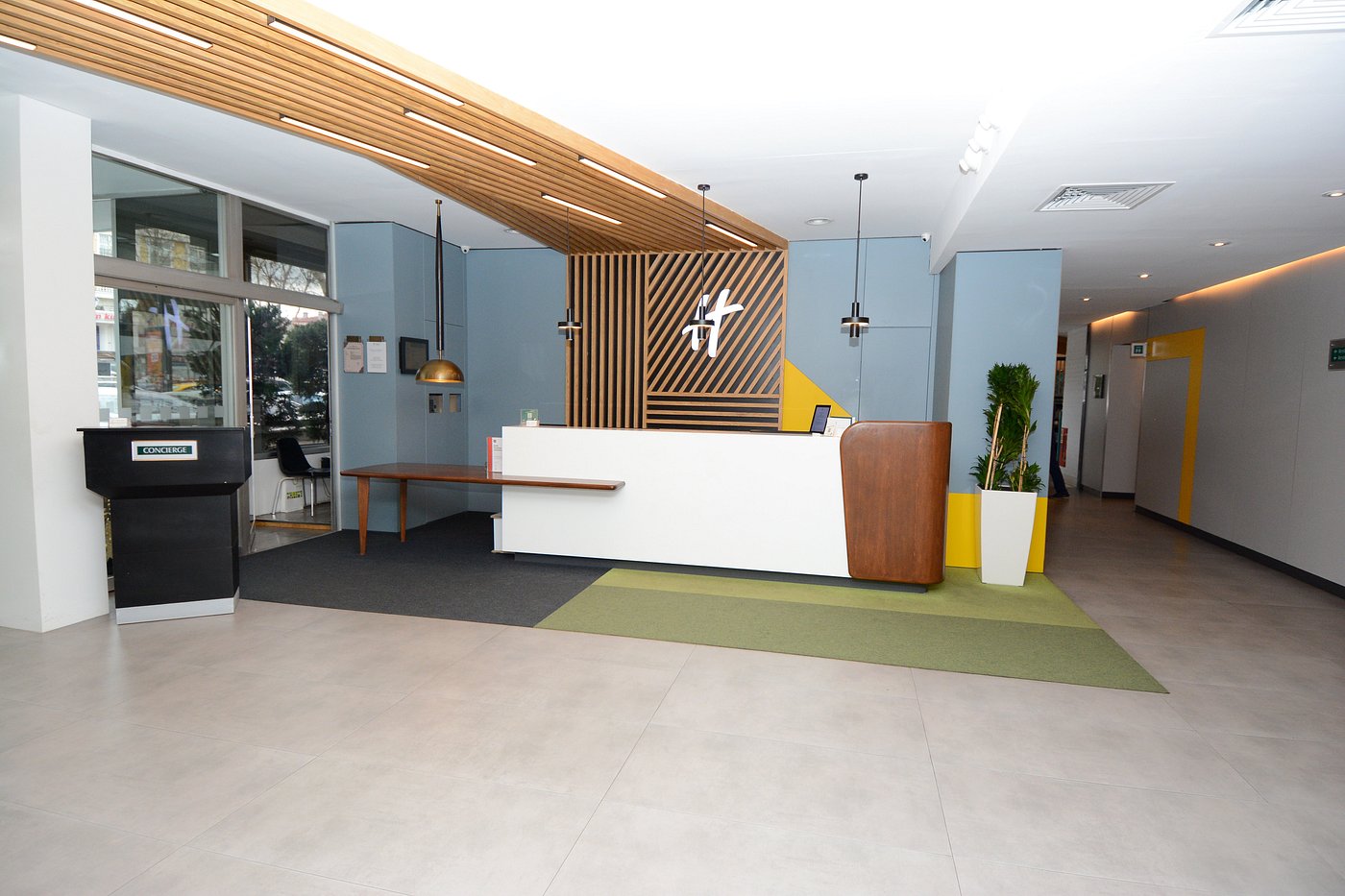 Alfa Meeting Room - Gallery Image