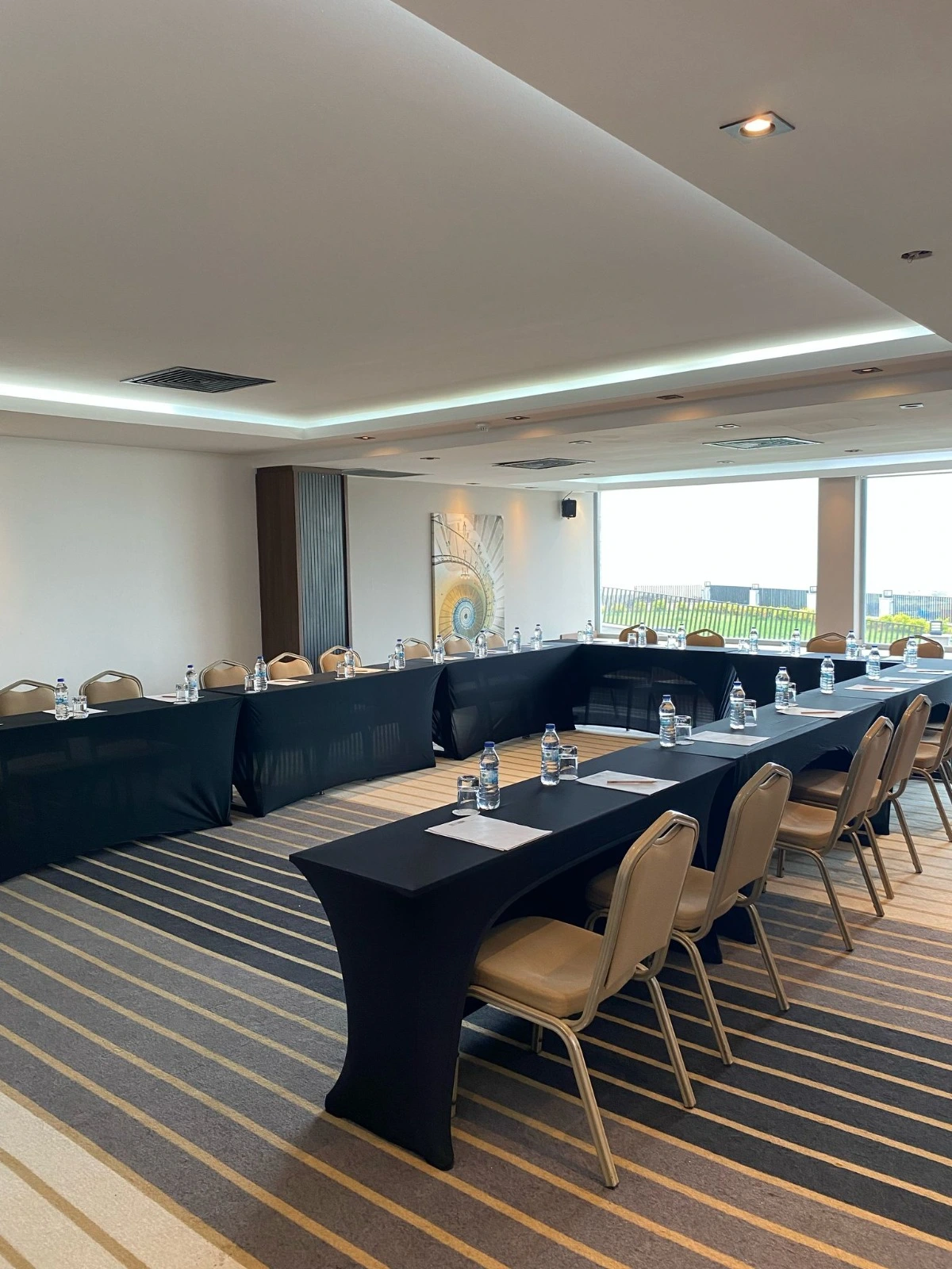 Kale Meeting Room - Room Image