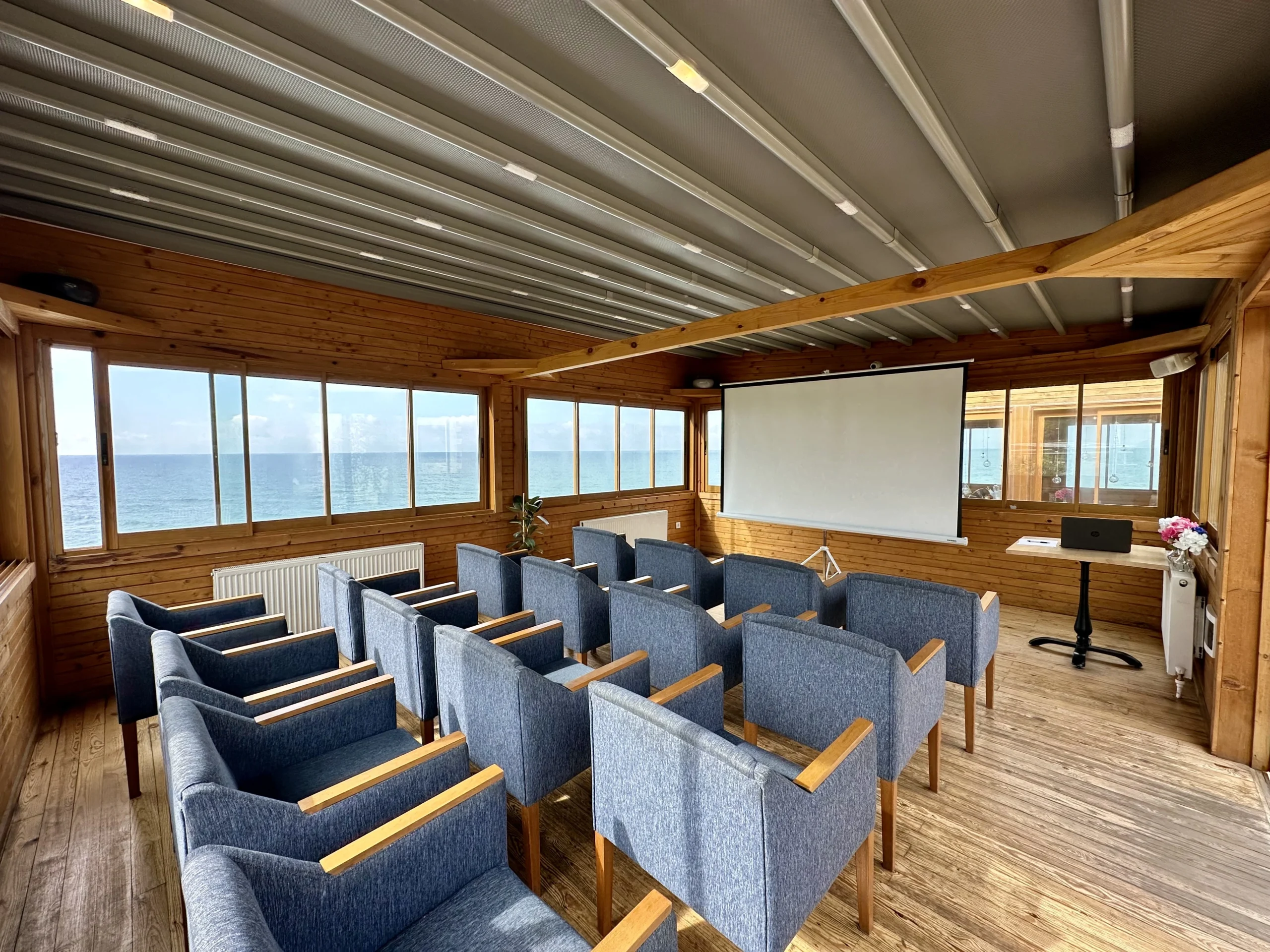 Rokethane Restoran Kafe