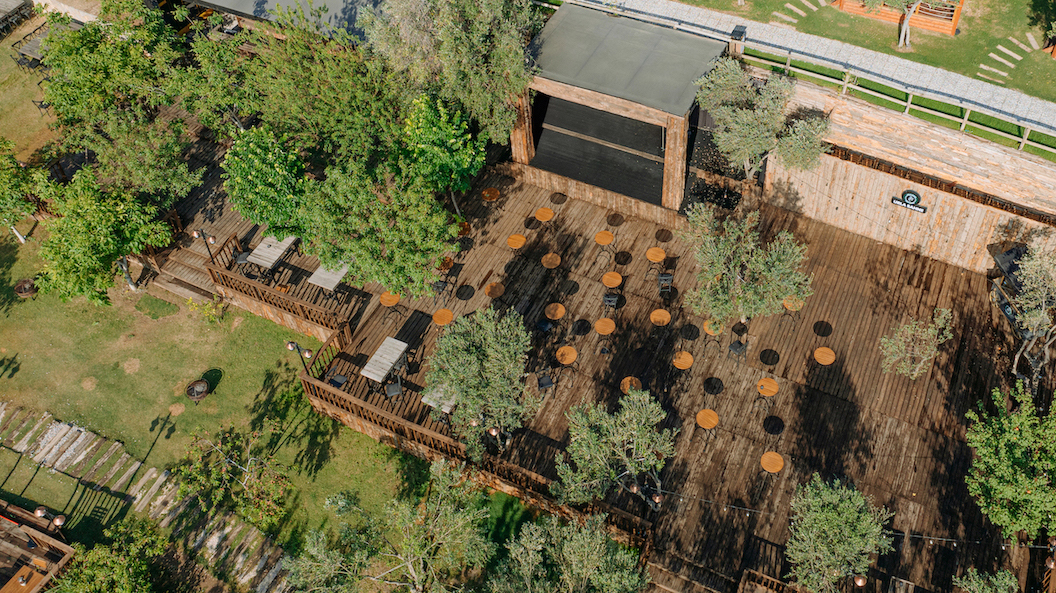 Small Stage - Gallery Image