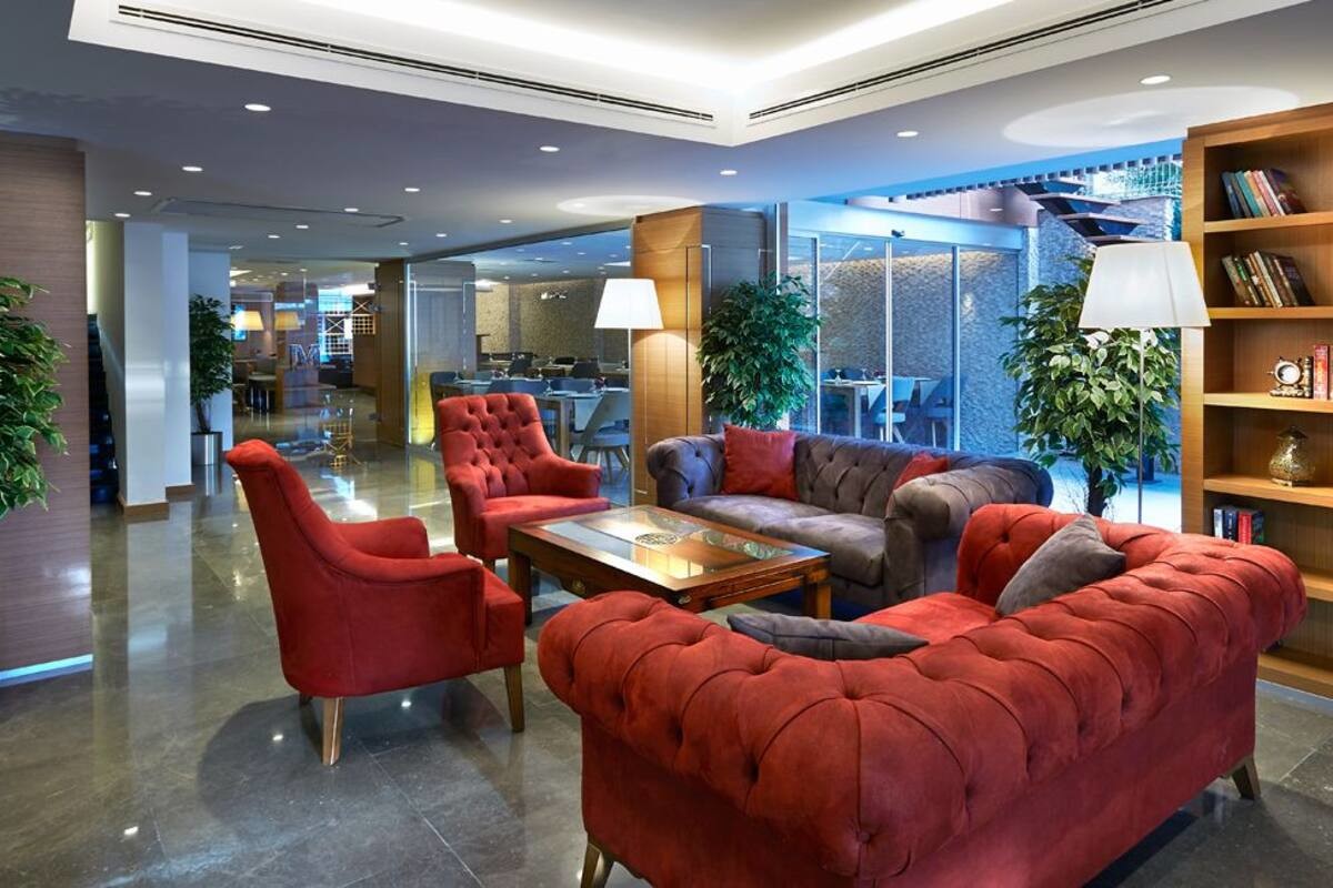 Suit - Galeri Görseli