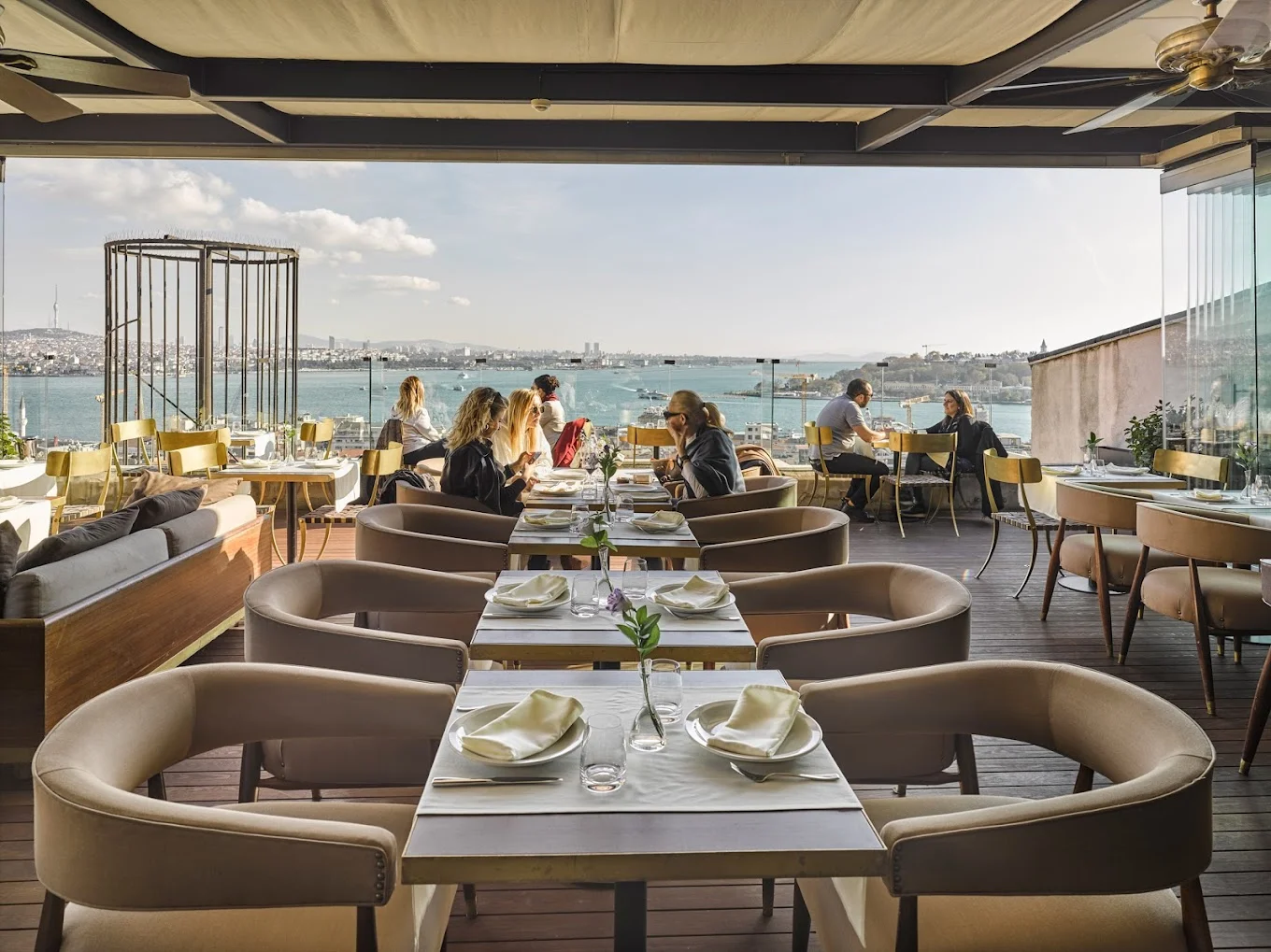 Georges Hotel                                                                                              Le Fumoir