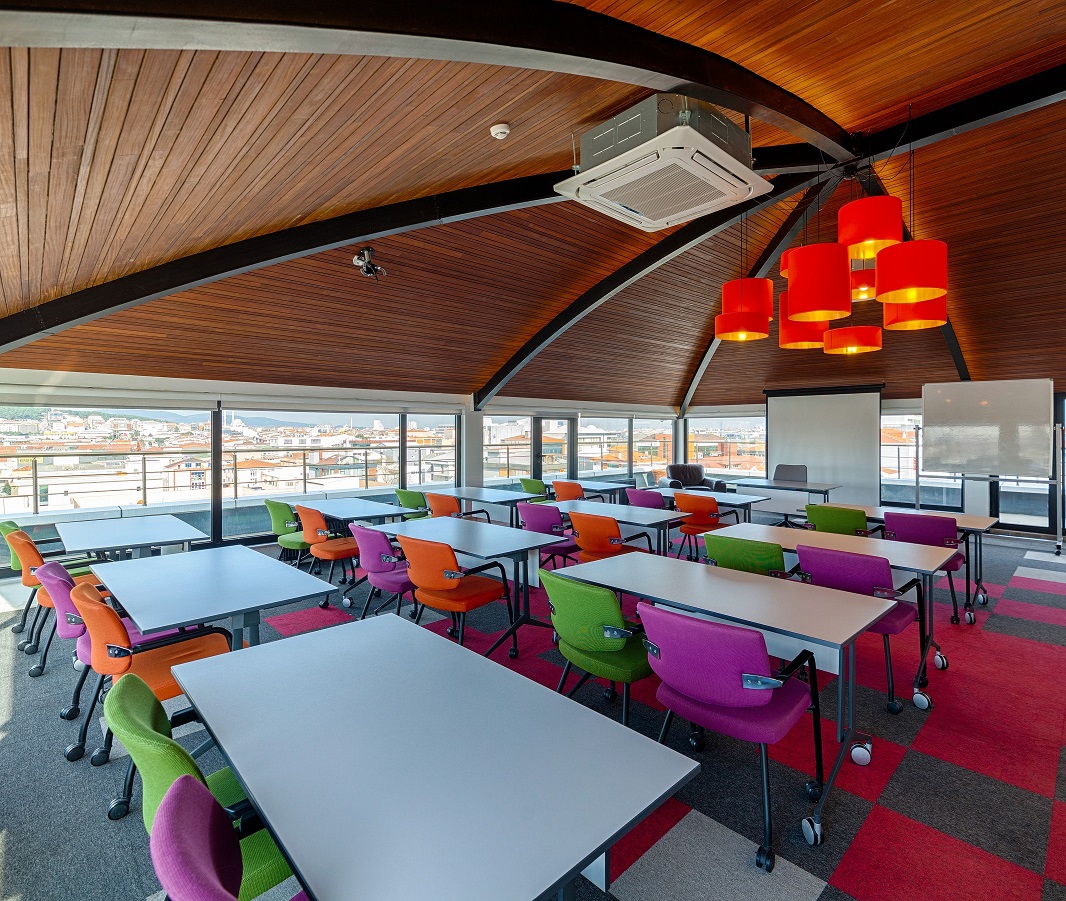 Manhattan Meeting Room - Room Image