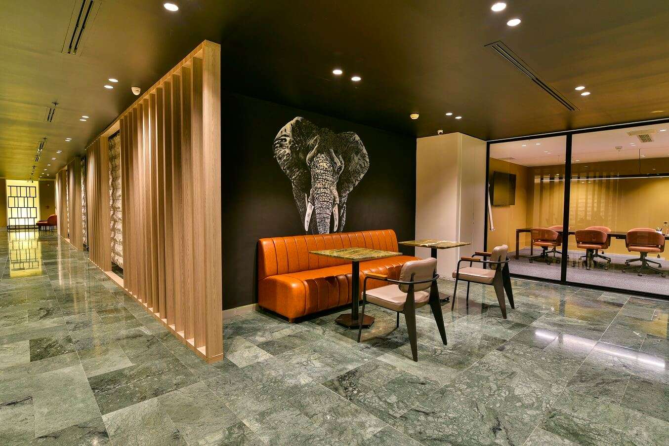 Dusseldorf Toplantı Odası - Galeri Görseli