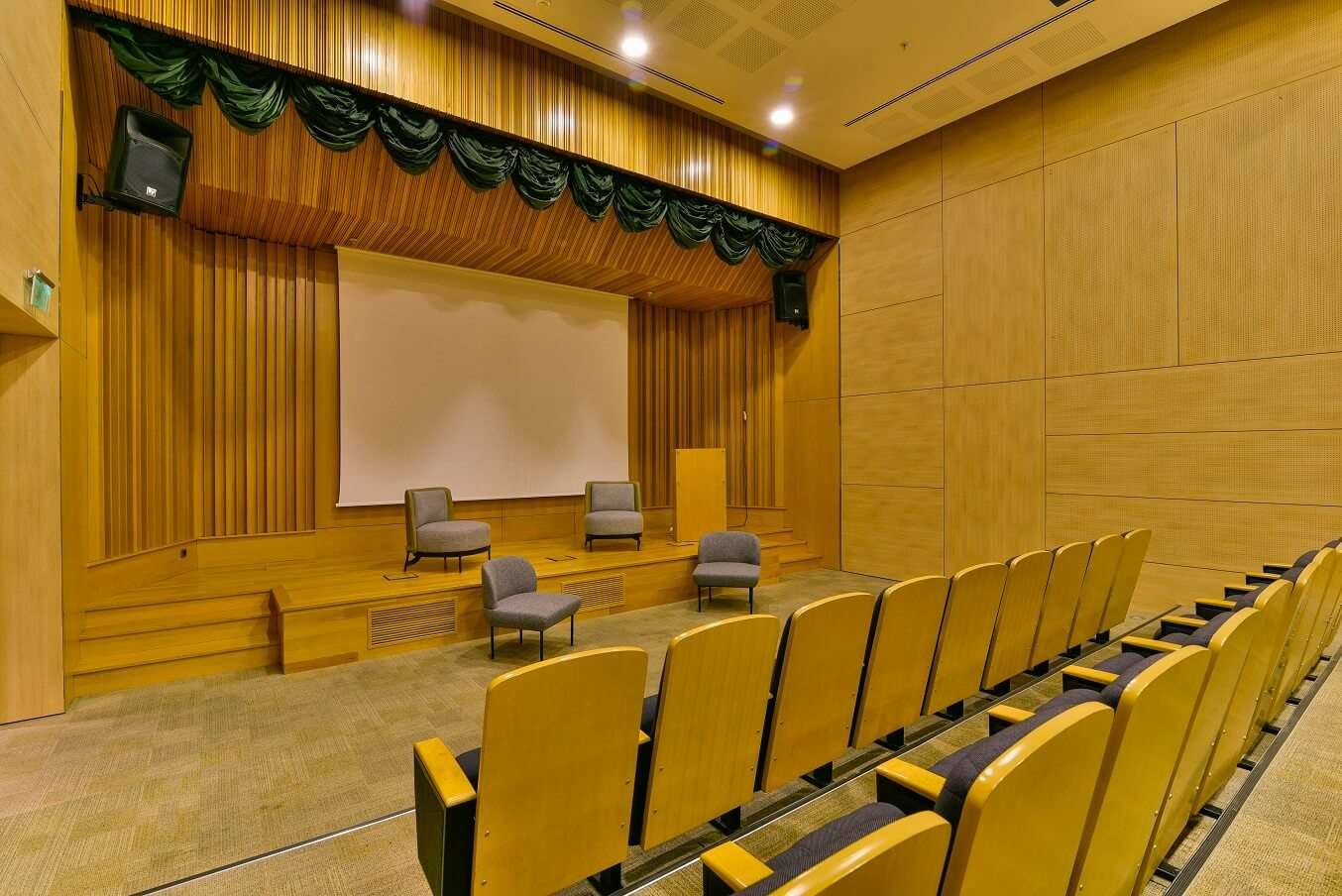 Konferans Salonu - Galeri Görseli