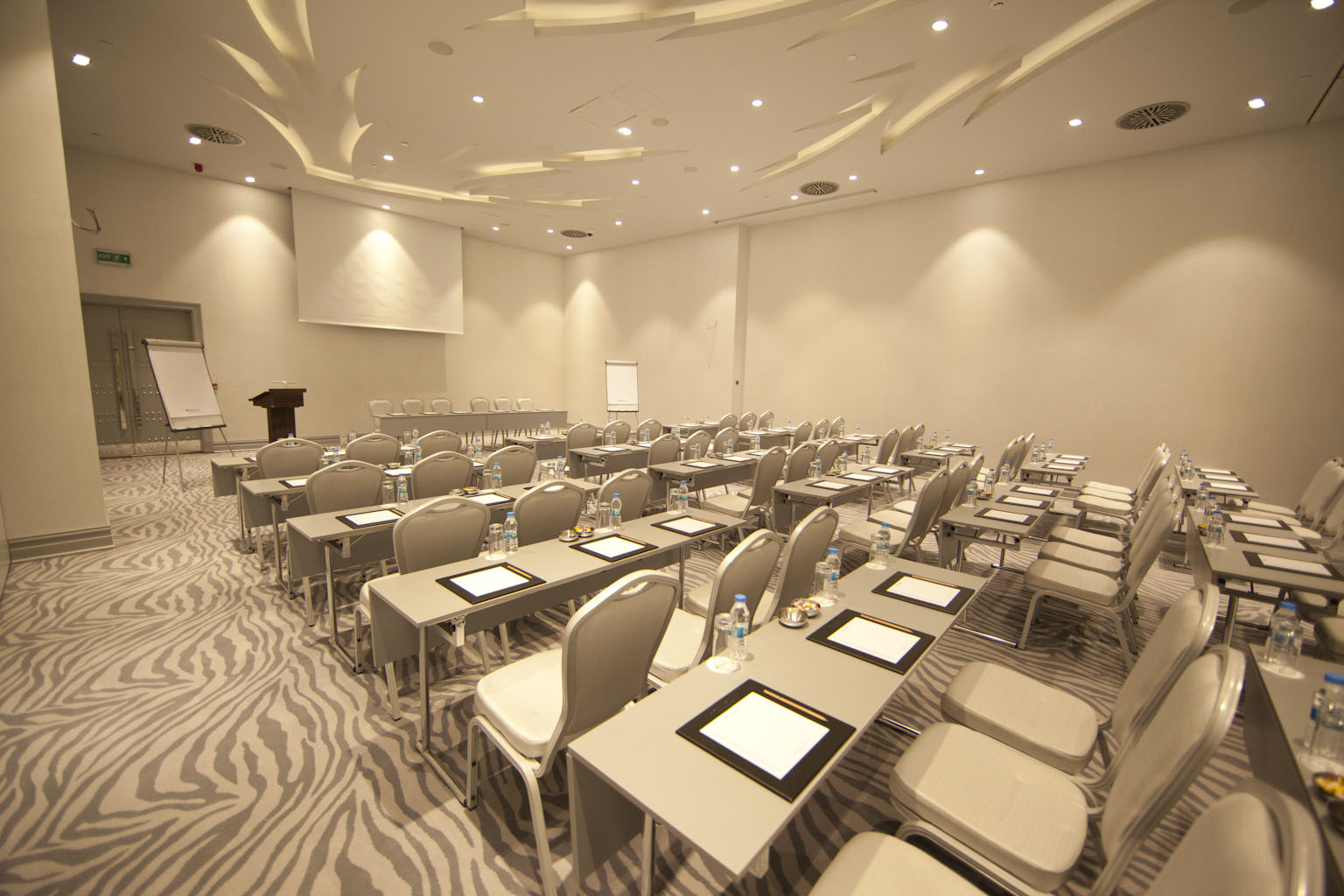 Moda 2 Hall - Gallery Image