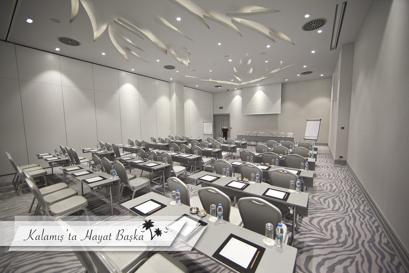 Moda Foyer - Gallery Image