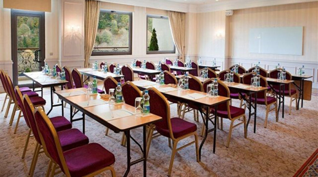 Begonya Meeting Room