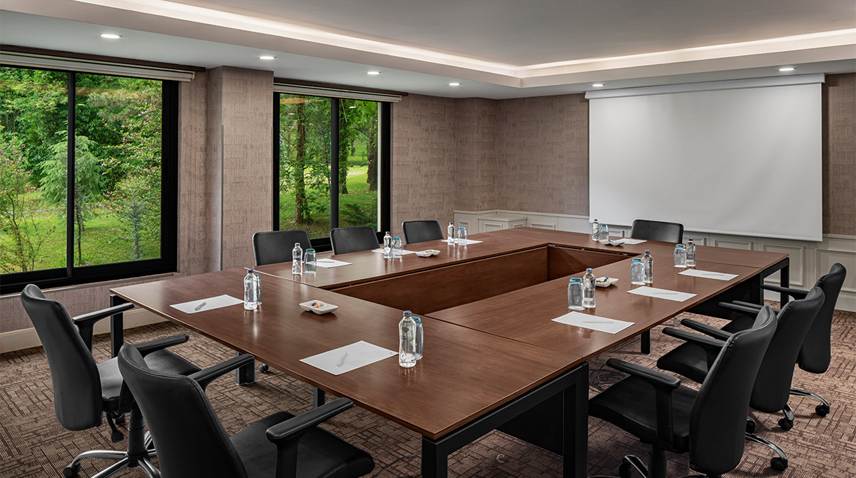 Cedar Meeting Room - Room Image