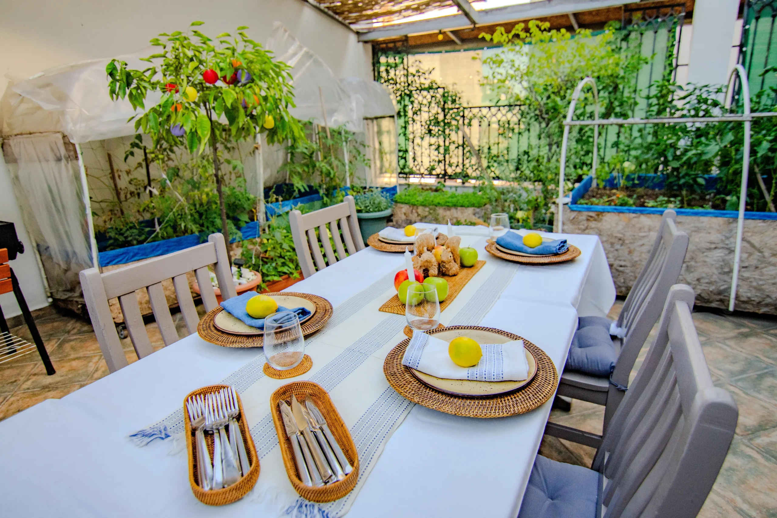 No11 Hotel & Apartments