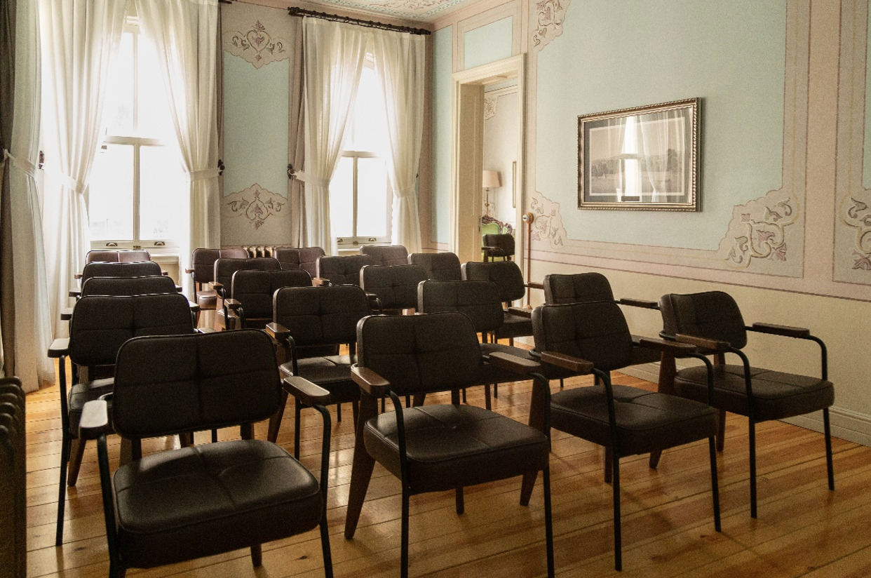 Nissim Barnathan Meeting Room - Room Image