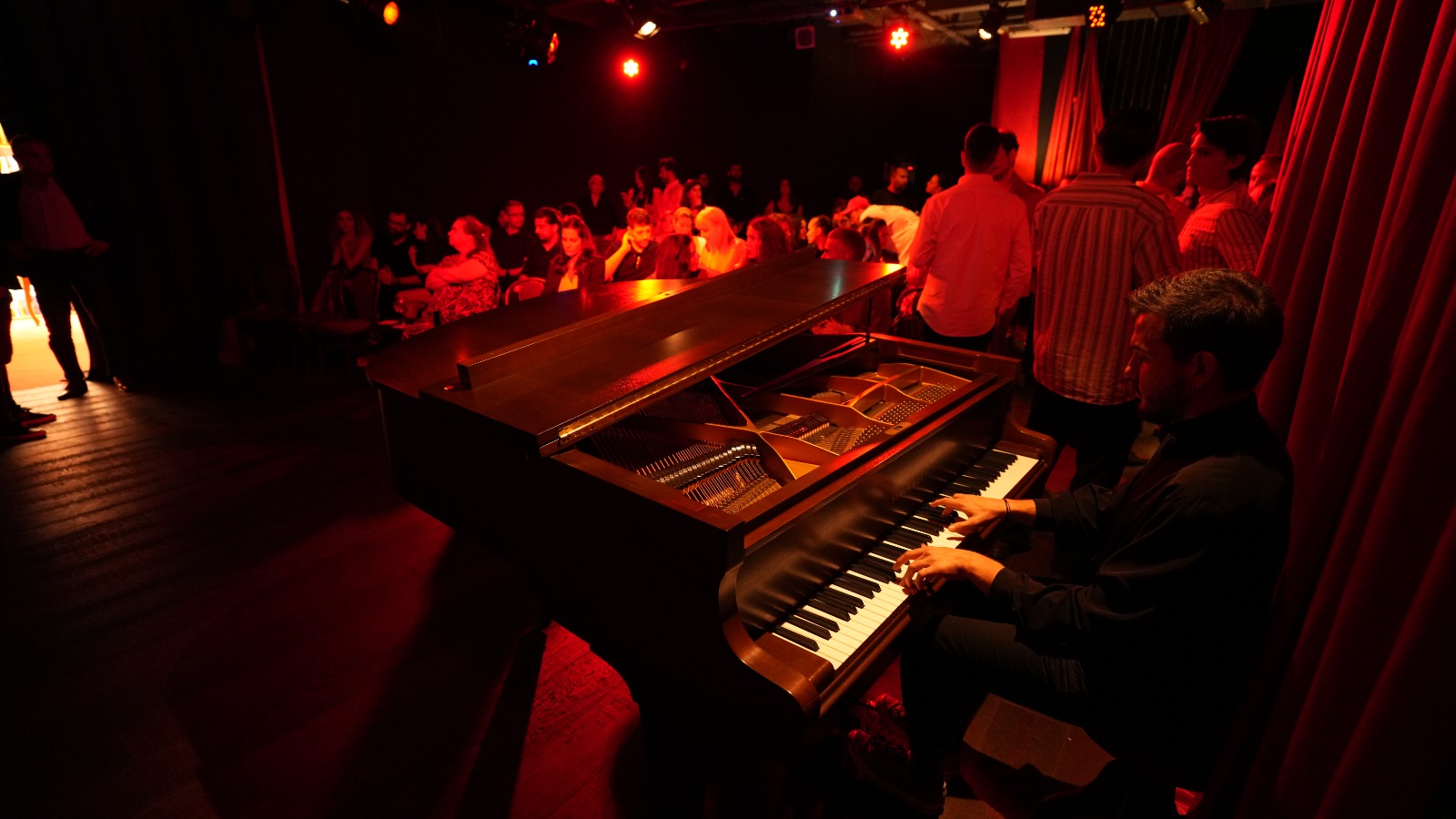 Sahne Minoa Pera - Galeri Görseli