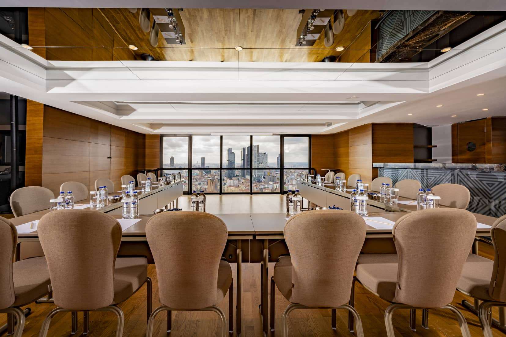 Sky Lounge - Room Image