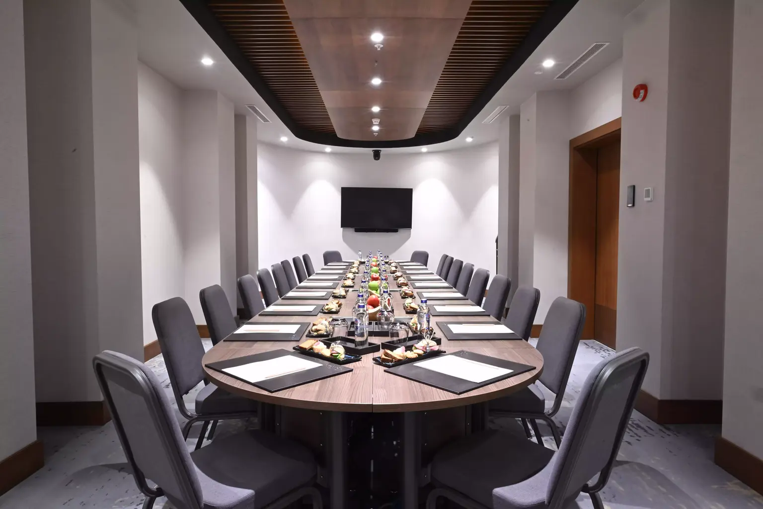 Spruce Meeting Room - Room Image