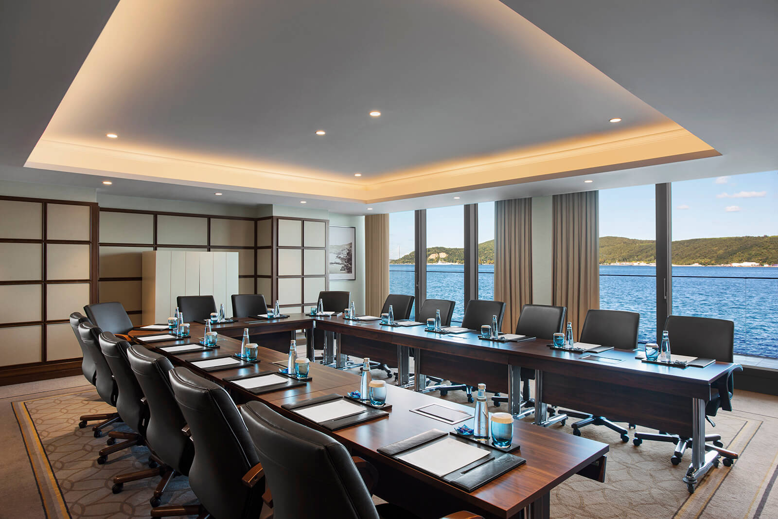 Yeniköy Toplantı Odası - Oda Görseli