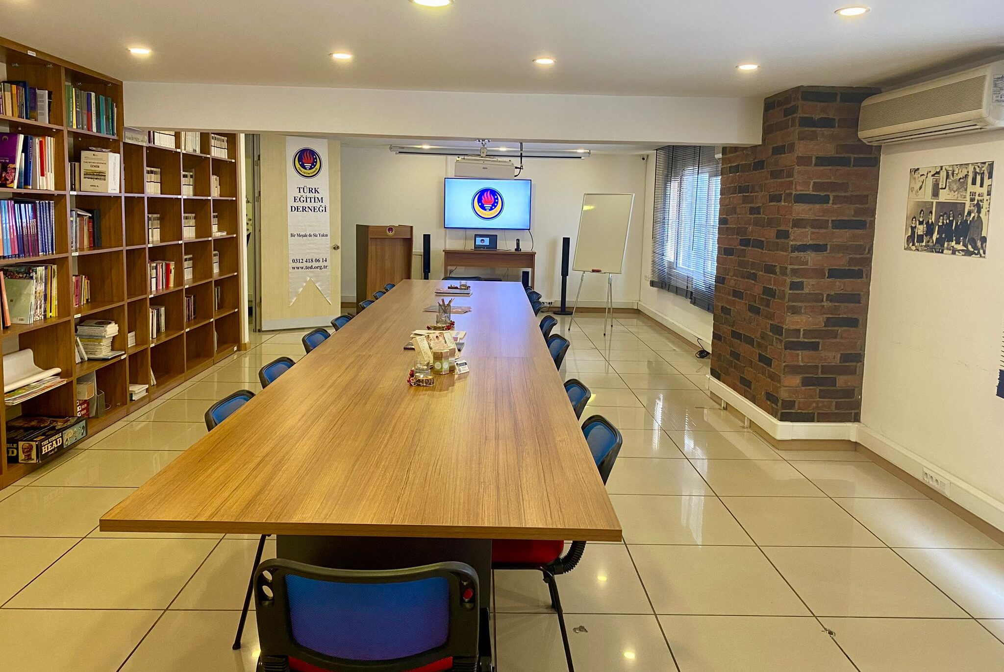 Türk Eğitim Derneği İzmir Temsilciliği