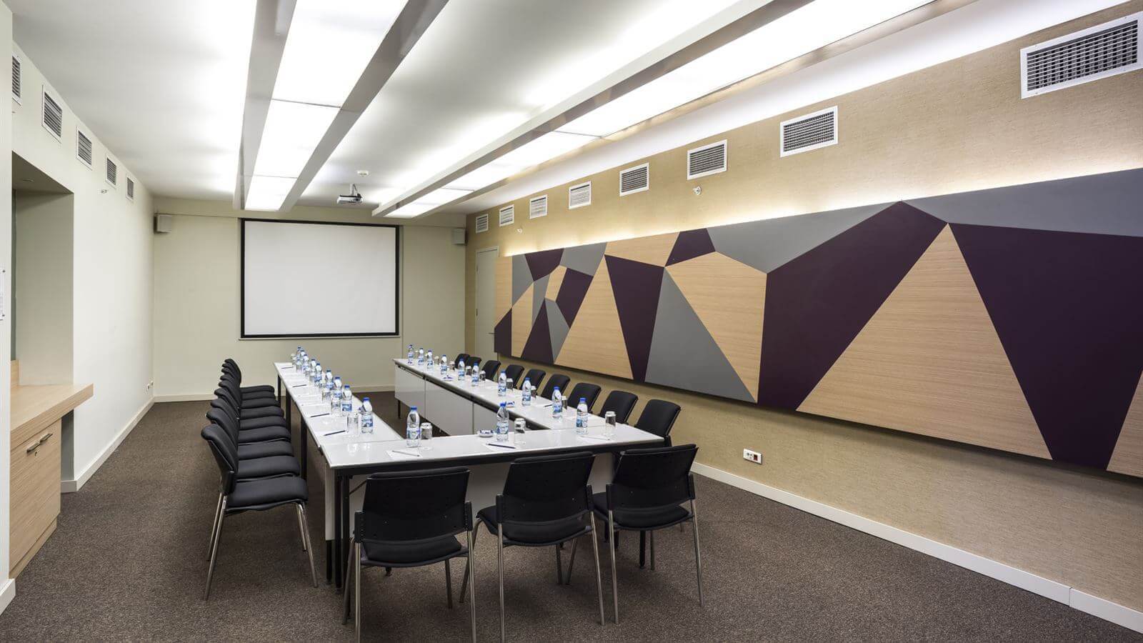 Pera II - Oda Görseli