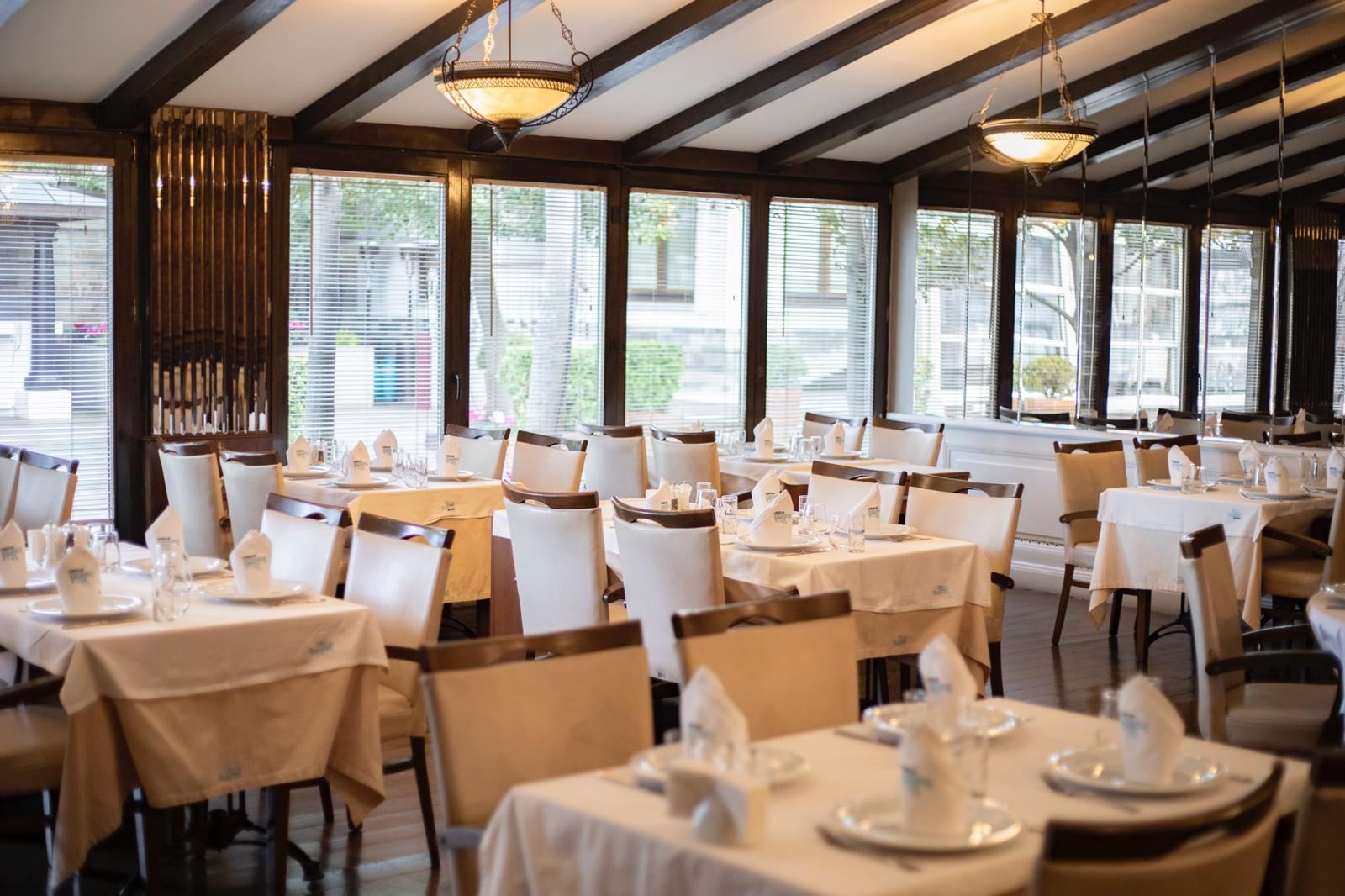 Meeting Room - Gallery Image