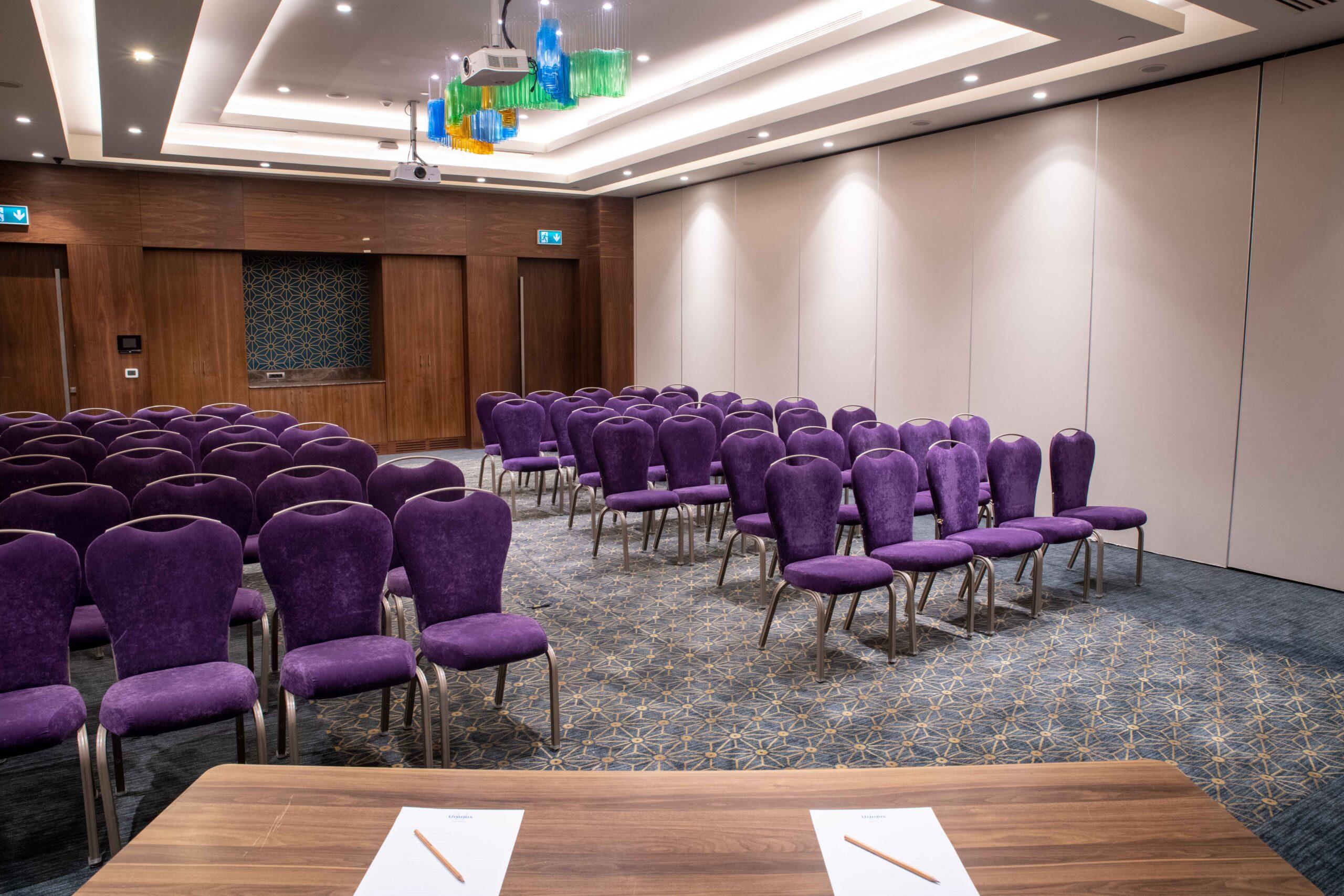 Pera 2 Meeting Room - Room Image